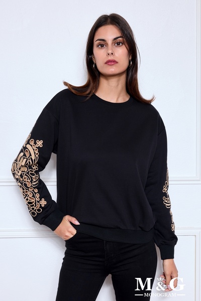 Grossiste M&G MONOGRAM - Sweat avec motifs brodés aux manches Grossiste M&G MONOGRAM - Sweat avec motifs brodés aux manches
