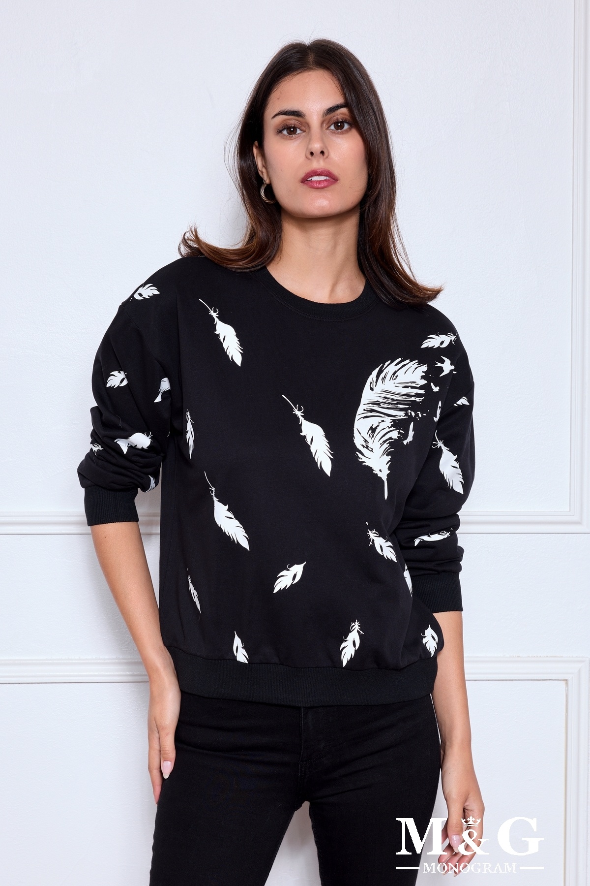 Sweat « Plüm » pour femme, en coton (80%) et polyester (20%). La mannequin mesure 1.75m et porte du S. Longueur:60cm