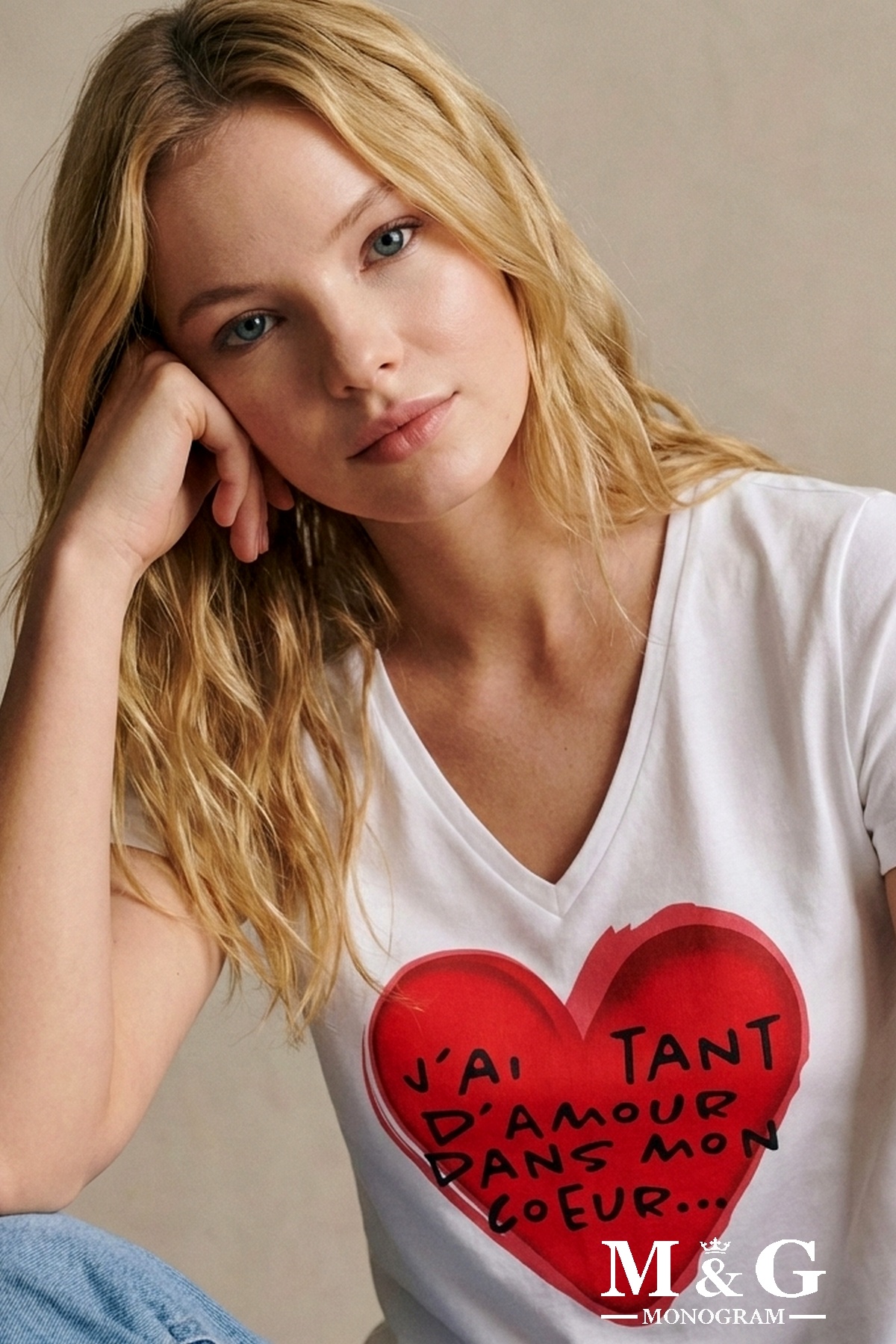 Wholesaler M&G MONOGRAM - V-neck T-shirt with text and printed heart 'I Have So Much Love…'