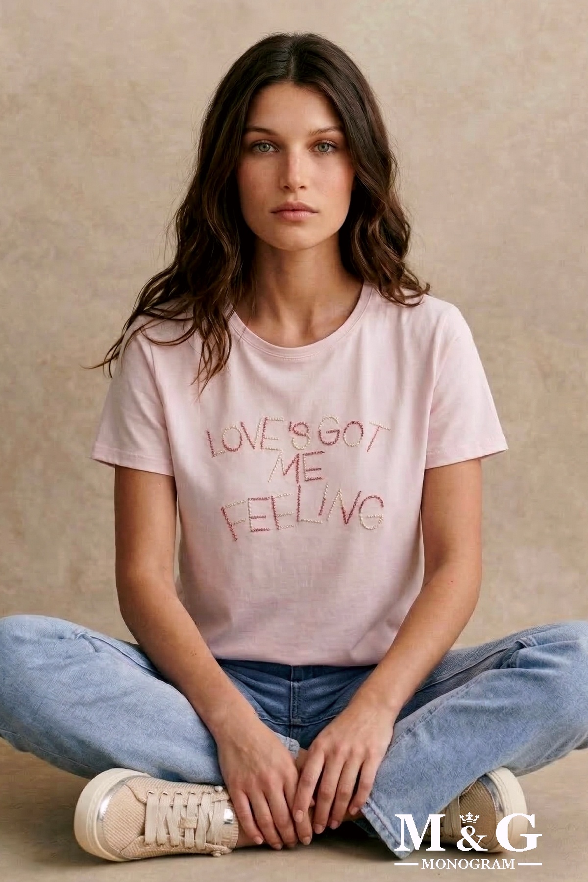 Grossiste M&G MONOGRAM - T-shirt à broderie en point de chainette panaché Love's Got Me Feeling