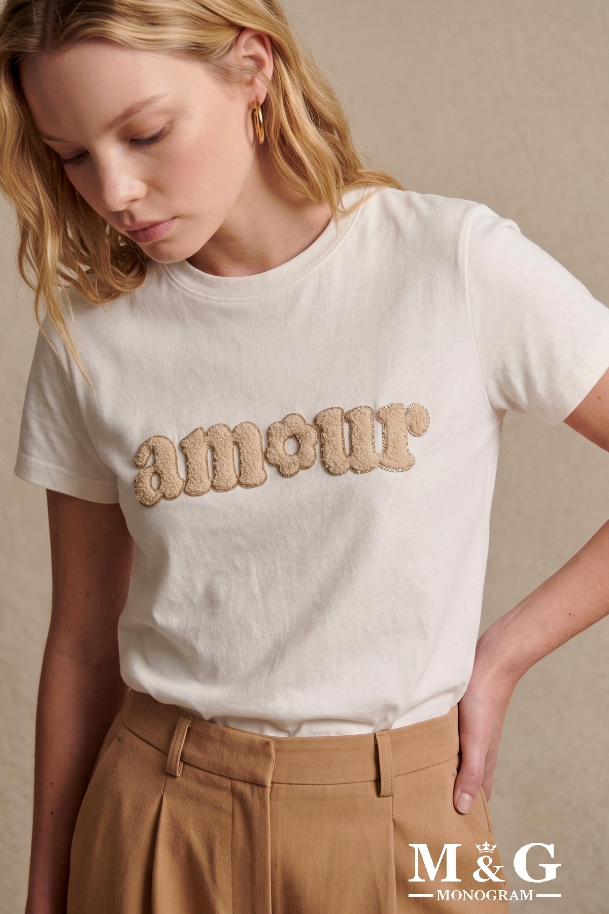 Wholesaler M&G MONOGRAM - Straight-cut T-shirt in premium cotton jersey, featuring a looped Love patch, surrounded by delicate golden sequins