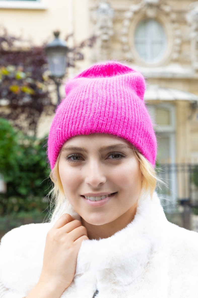 Grossiste M&P Accessoires - Bonnet uni doux à poil de lapin