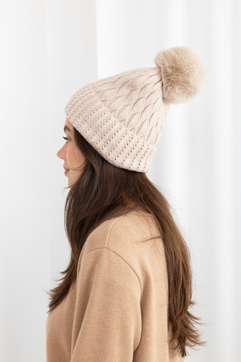 Wholesaler M&P Accessoires - Cuffed hat with fleece-lined and pompom