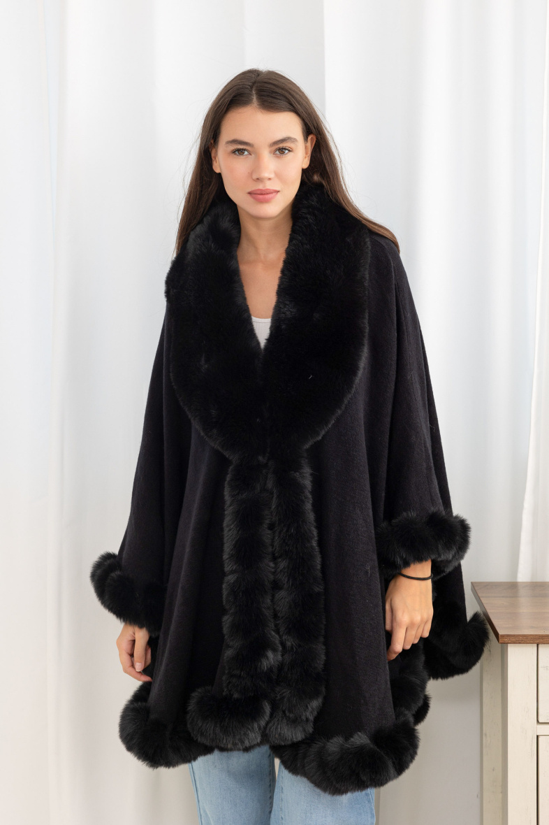 Grossiste M&P Accessoires - Grande cape poncho à fausse fourrure unie