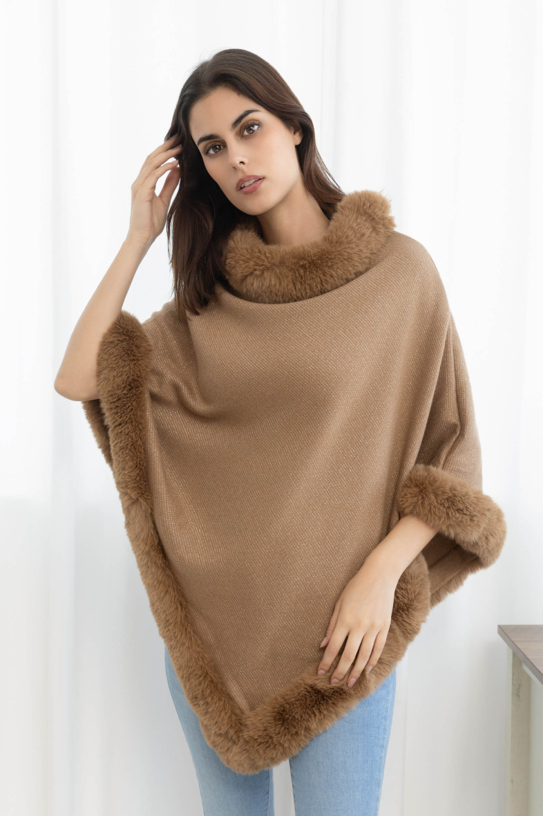 Mayorista M&P Accessoires - Poncho de piel