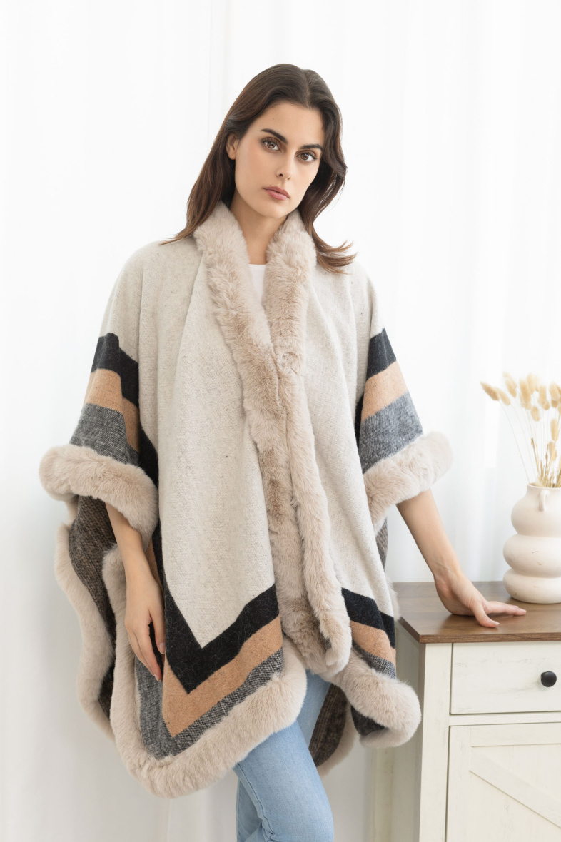 Wholesaler M&P Accessoires - Fur poncho