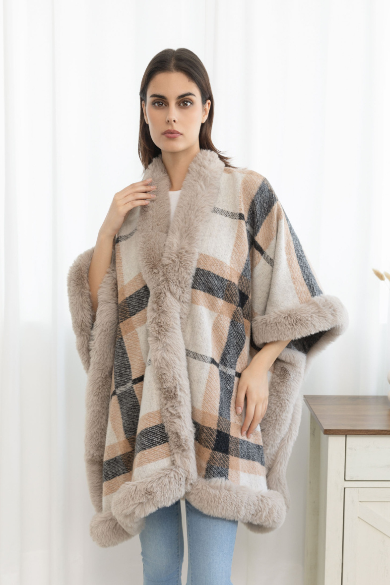 Mayorista M&P Accessoires - Poncho de piel