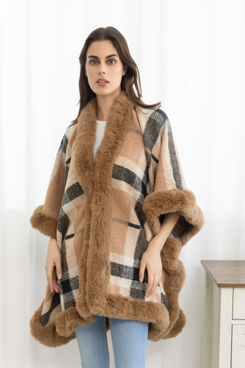 Wholesaler M&P Accessoires - Fur poncho