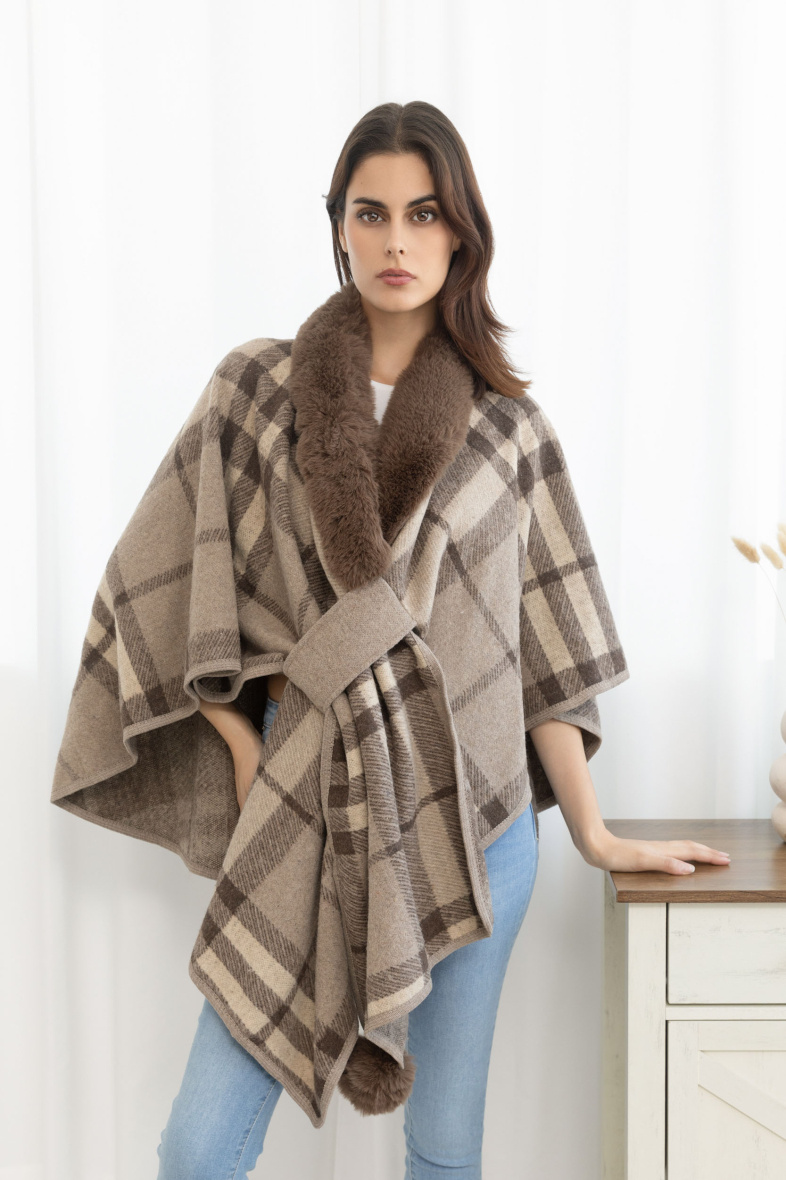 Wholesaler M&P Accessoires - Fur poncho