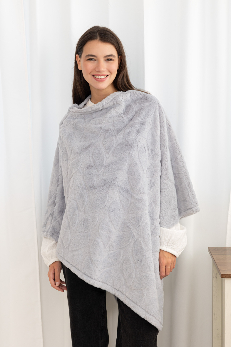 Wholesaler M&P Accessoires - Texturized fur poncho