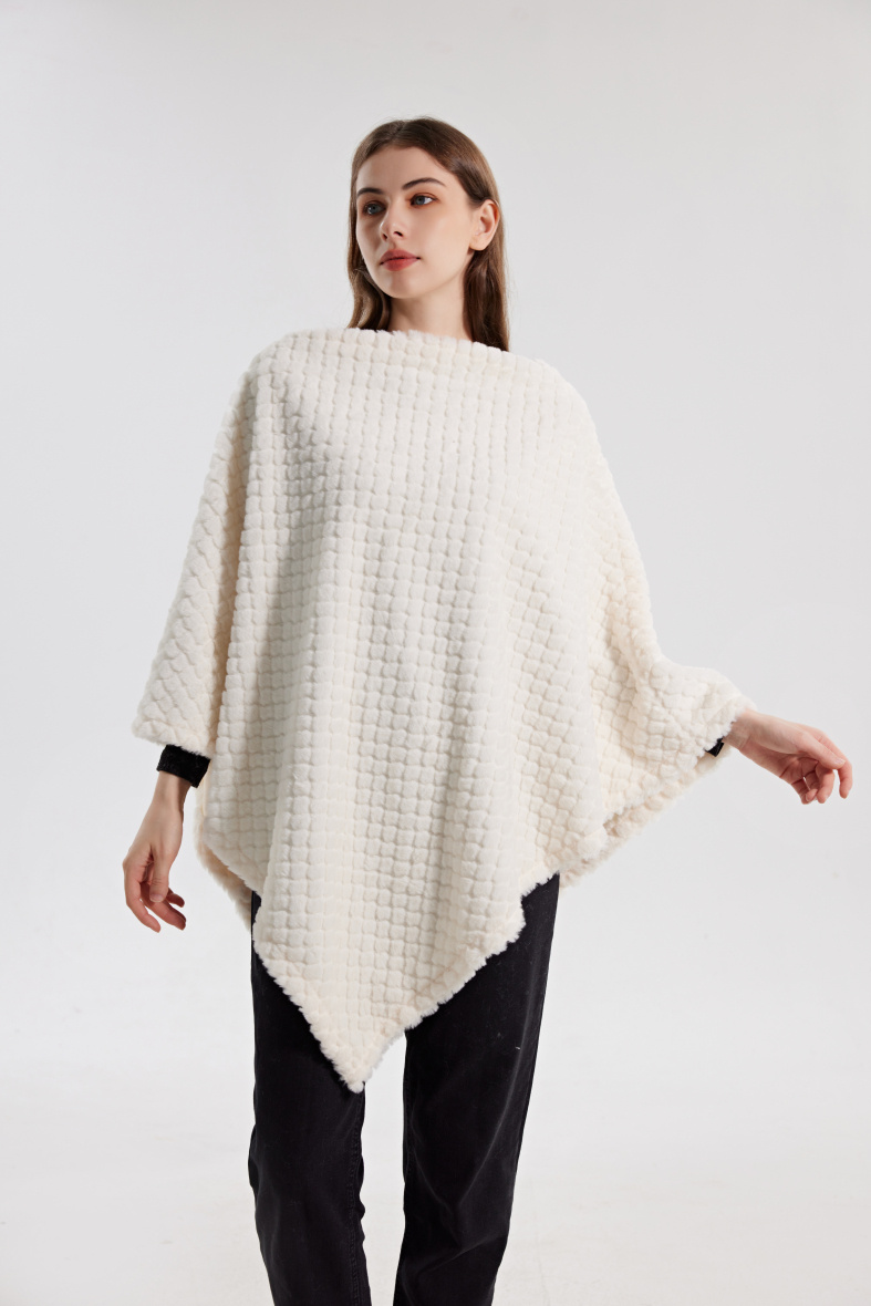 Grossiste M&P Accessoires - Poncho en fausse fourrure texturée motif petit carreaux