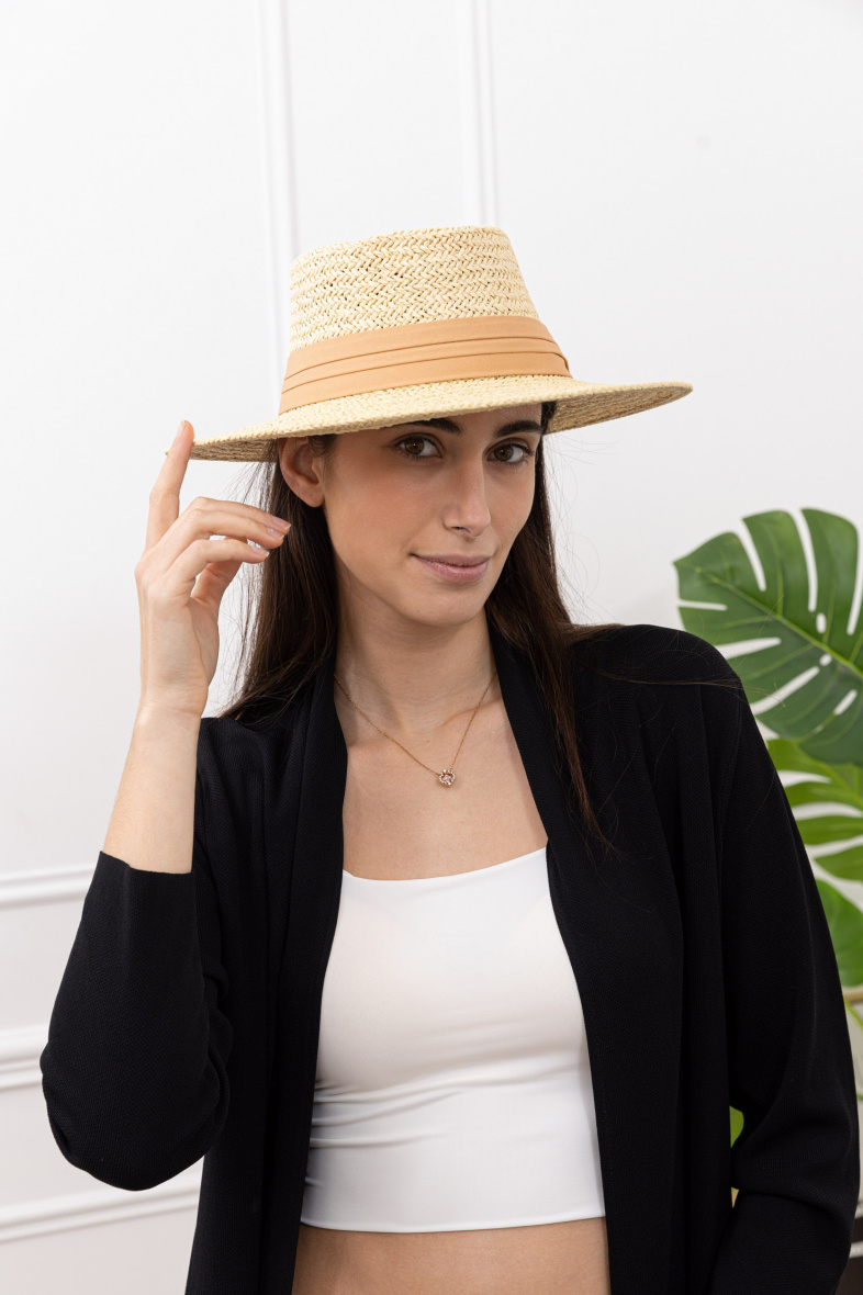 Grossiste M&P Accessoires - Chapeau imitation paille rigide avec ruban tresse