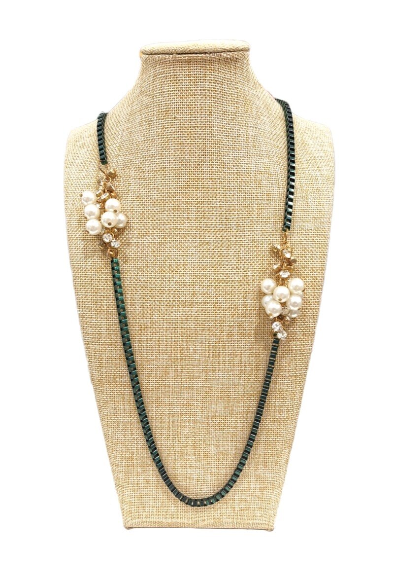 Wholesaler M&P Accessoires - Fancy metal long necklace with pearls