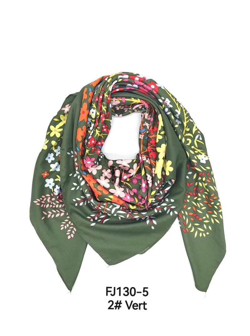 Wholesaler M&P Accessoires - Square shawl scarf 130*130 cm printed