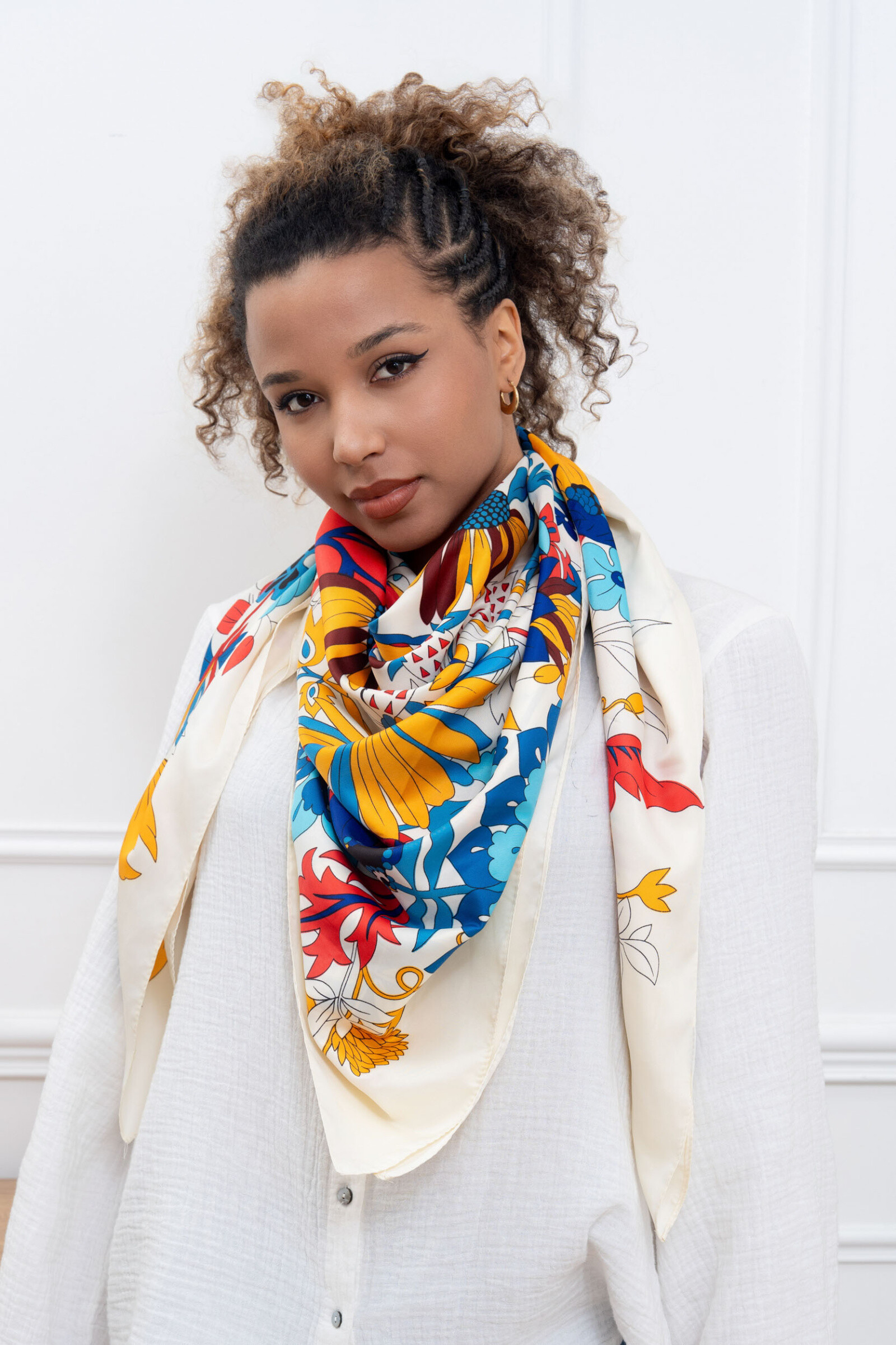 Wholesaler M&P Accessoires - Square shawl scarf 130*130 cm printed