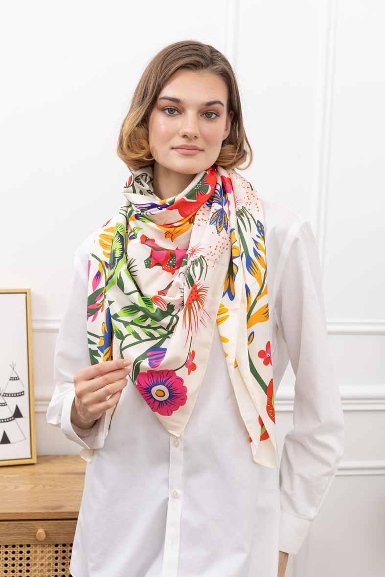 Grossiste M&P Accessoires - Foulard châle carré 130*130 cm imprimé