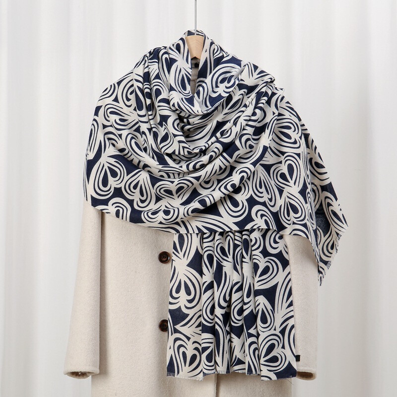 Wholesaler M&P Accessoires - Flower print scarf with pompoms