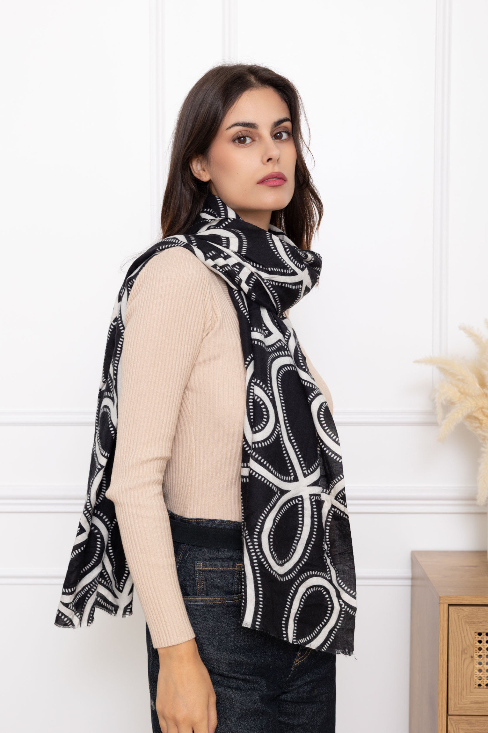 Mayorista M&P Accessoires - Bufanda suave de invierno con estampado de hojas
