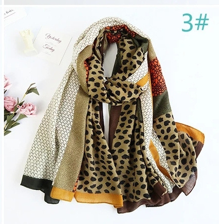 Großhändler M&P Accessoires - Schal mit Leoparden-Tiermuster