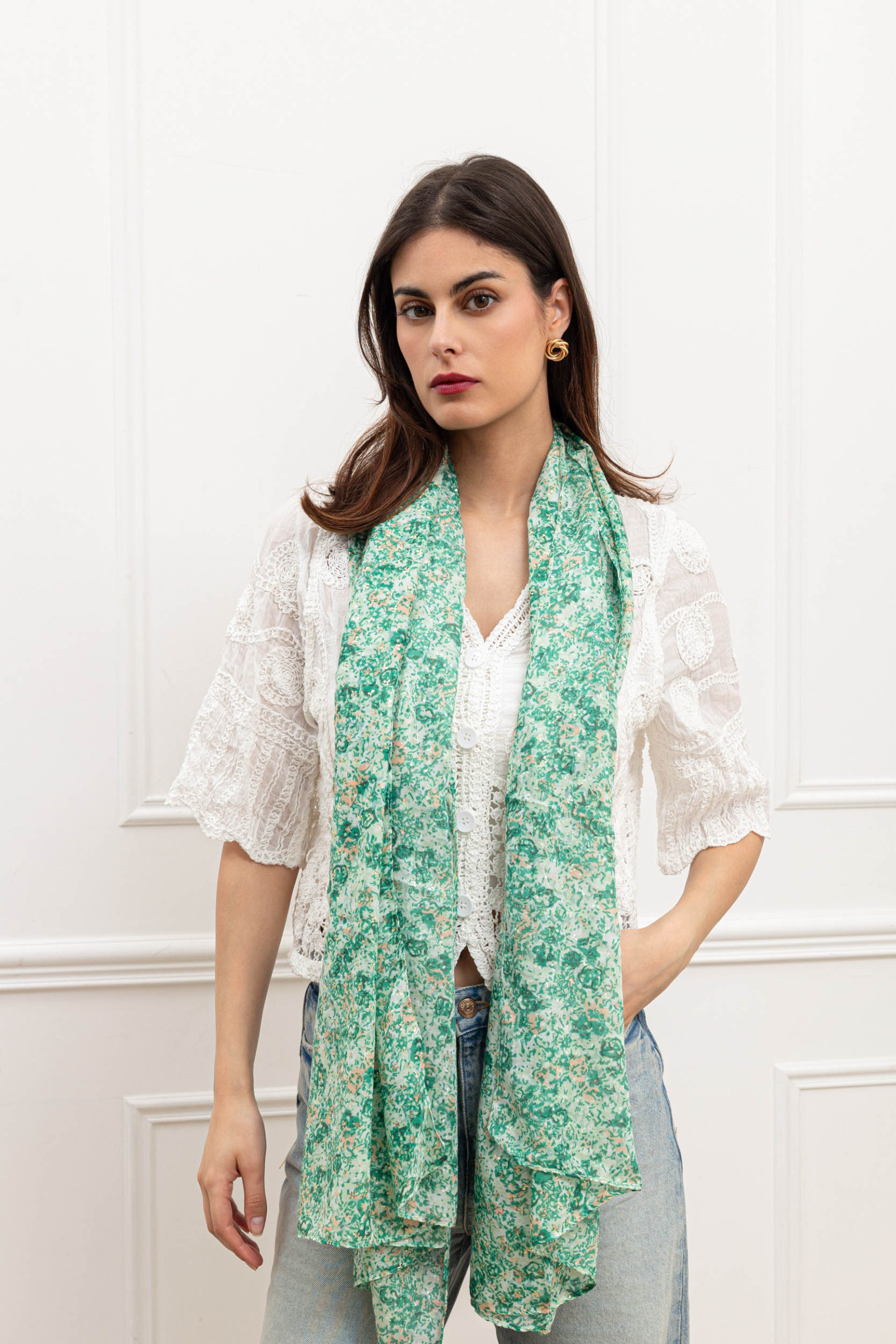 Großhändler M&P Accessoires - Bedruckter Schal mit goldenem Blumenmuster