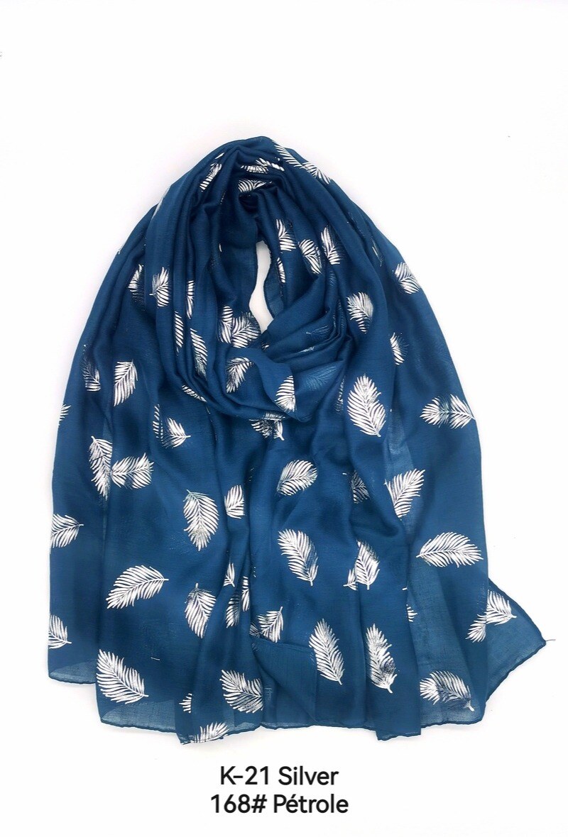 Wholesaler M&P Accessoires - Shiny silver printed scarf with leaf pattern