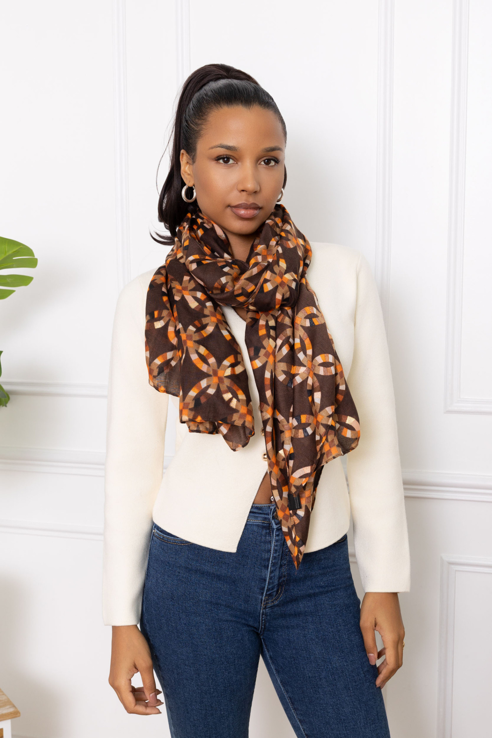 Wholesaler M&P Accessoires - Geometric print and gilding scarf