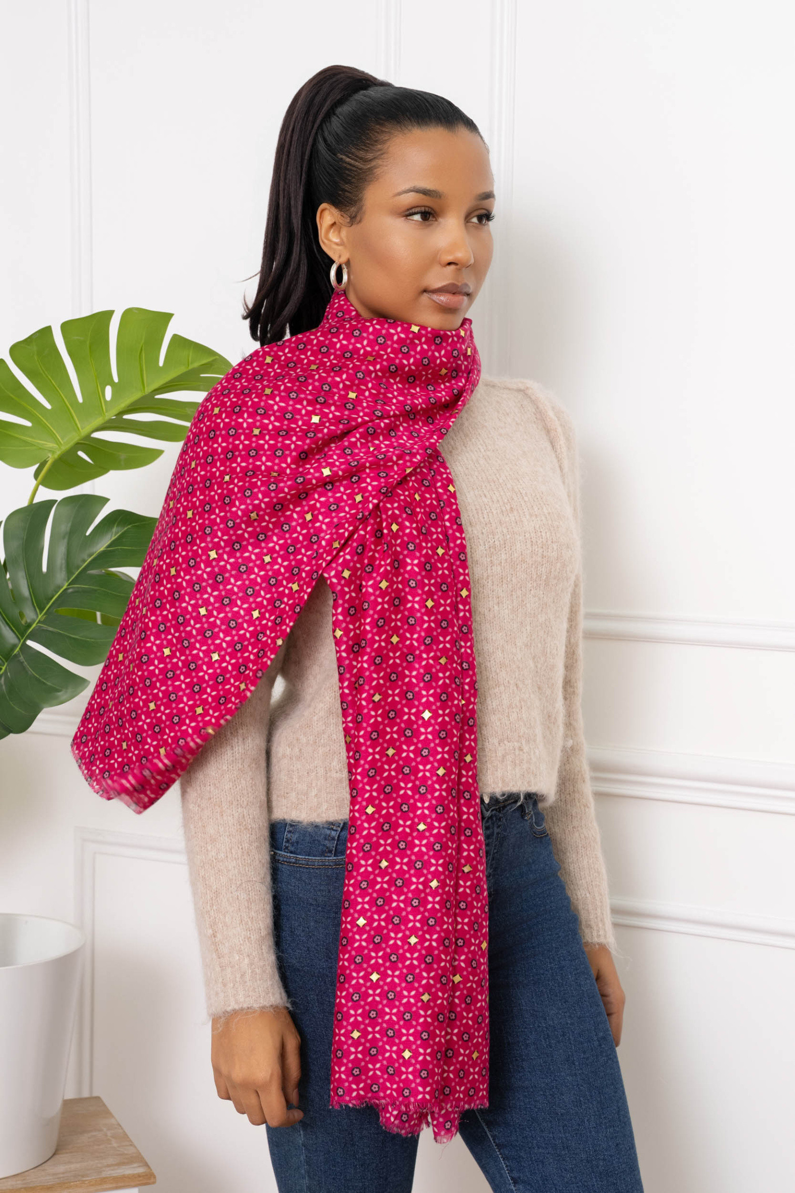 Wholesaler M&P Accessoires - Monogram print and gilding scarf
