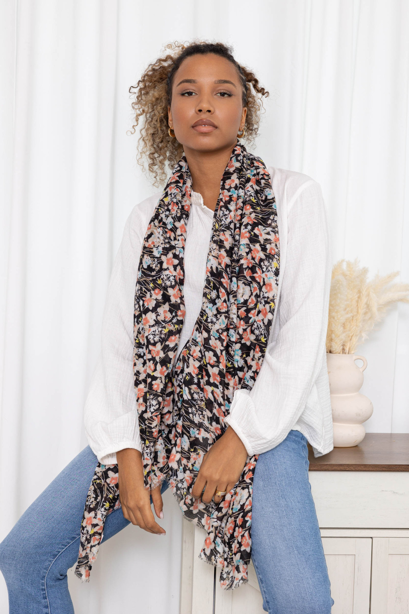 Wholesaler M&P Accessoires - Flower print scarf