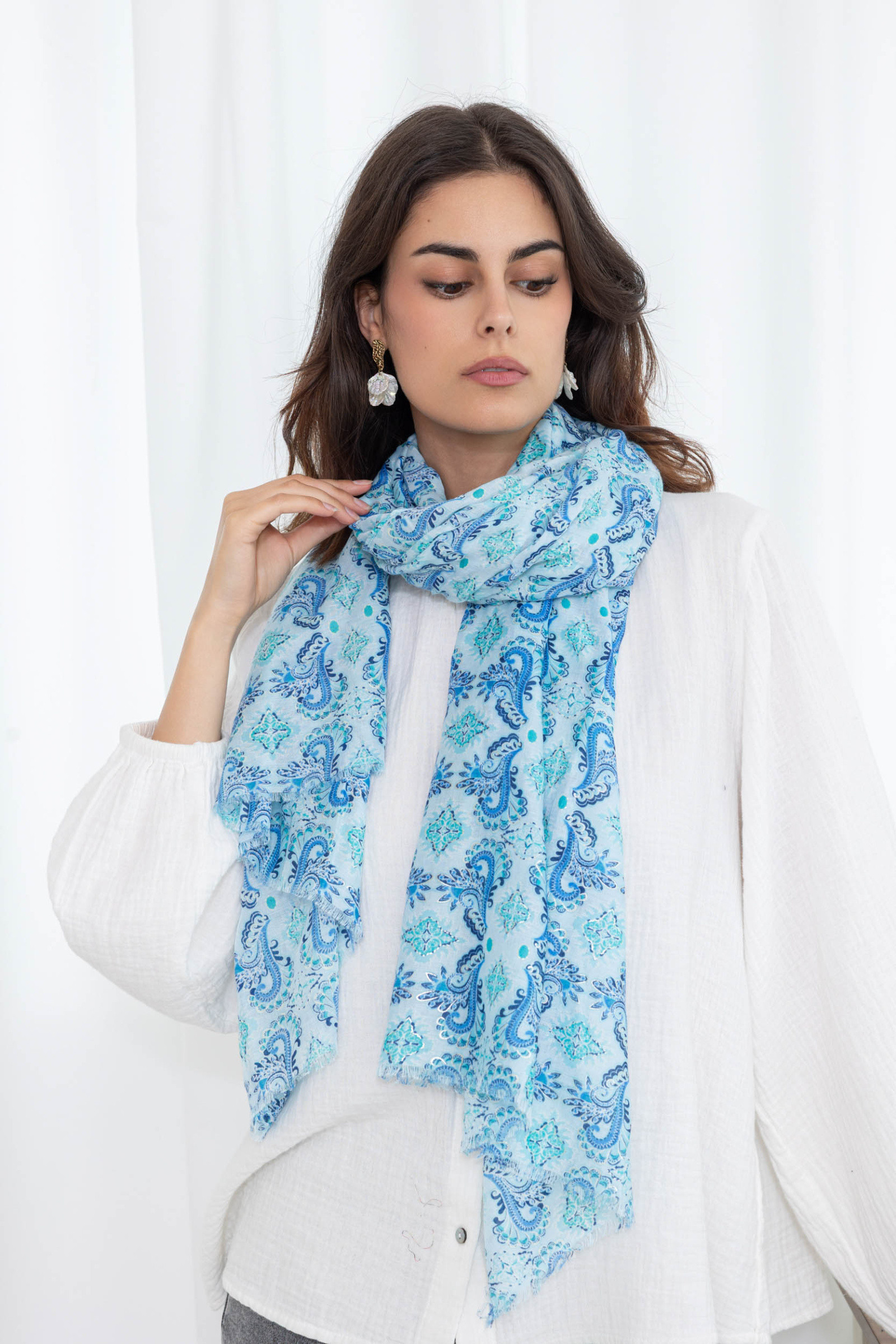Mayorista M&P Accessoires - Pañuelo estampado estampado con dorado