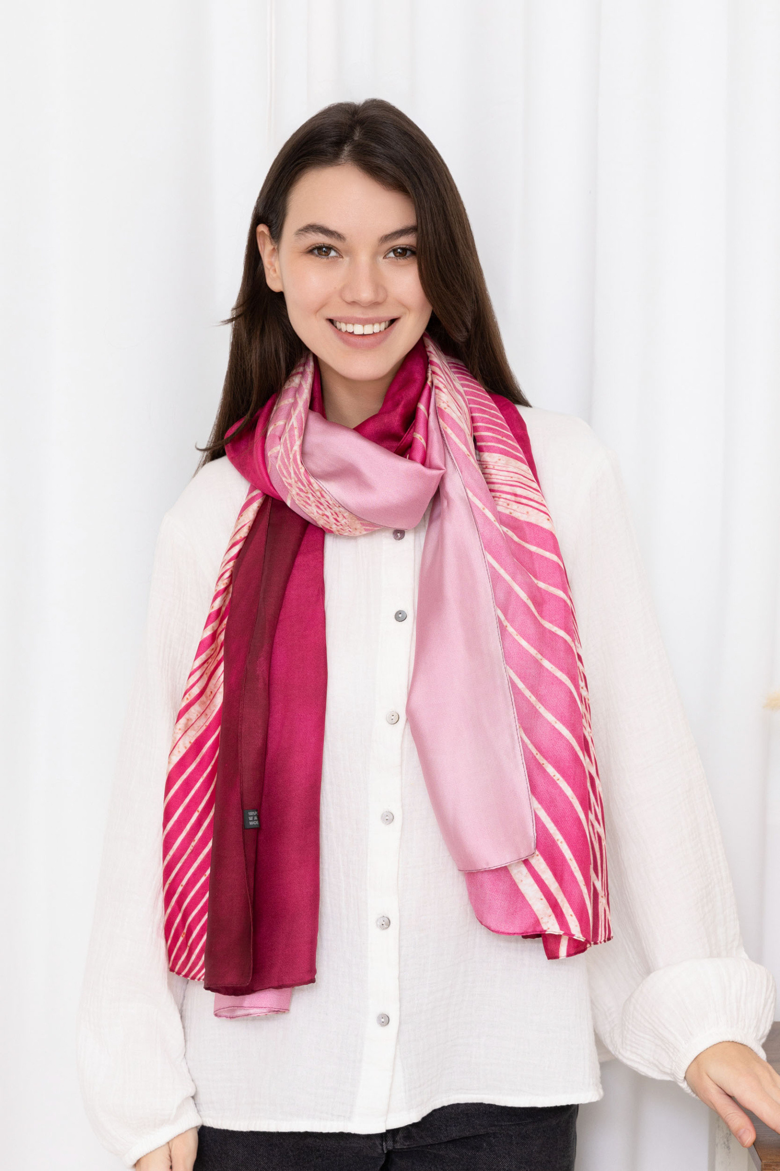 Grossista M&P Accessoires - Sciarpa stampata in satin leggero