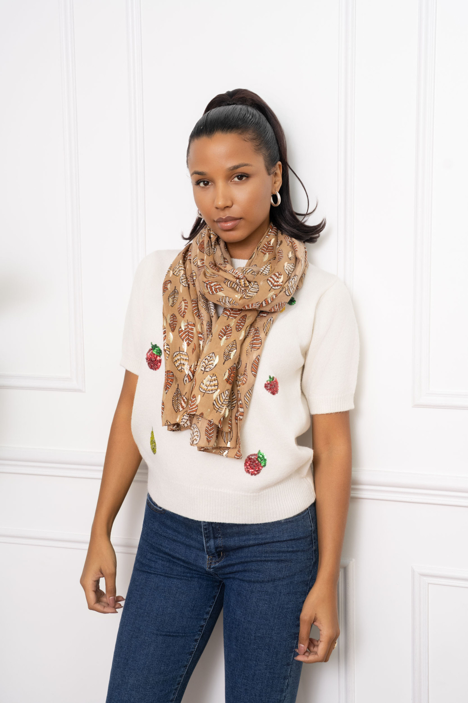 Grossista M&P Accessoires - Foulard stampato foglie con doratura