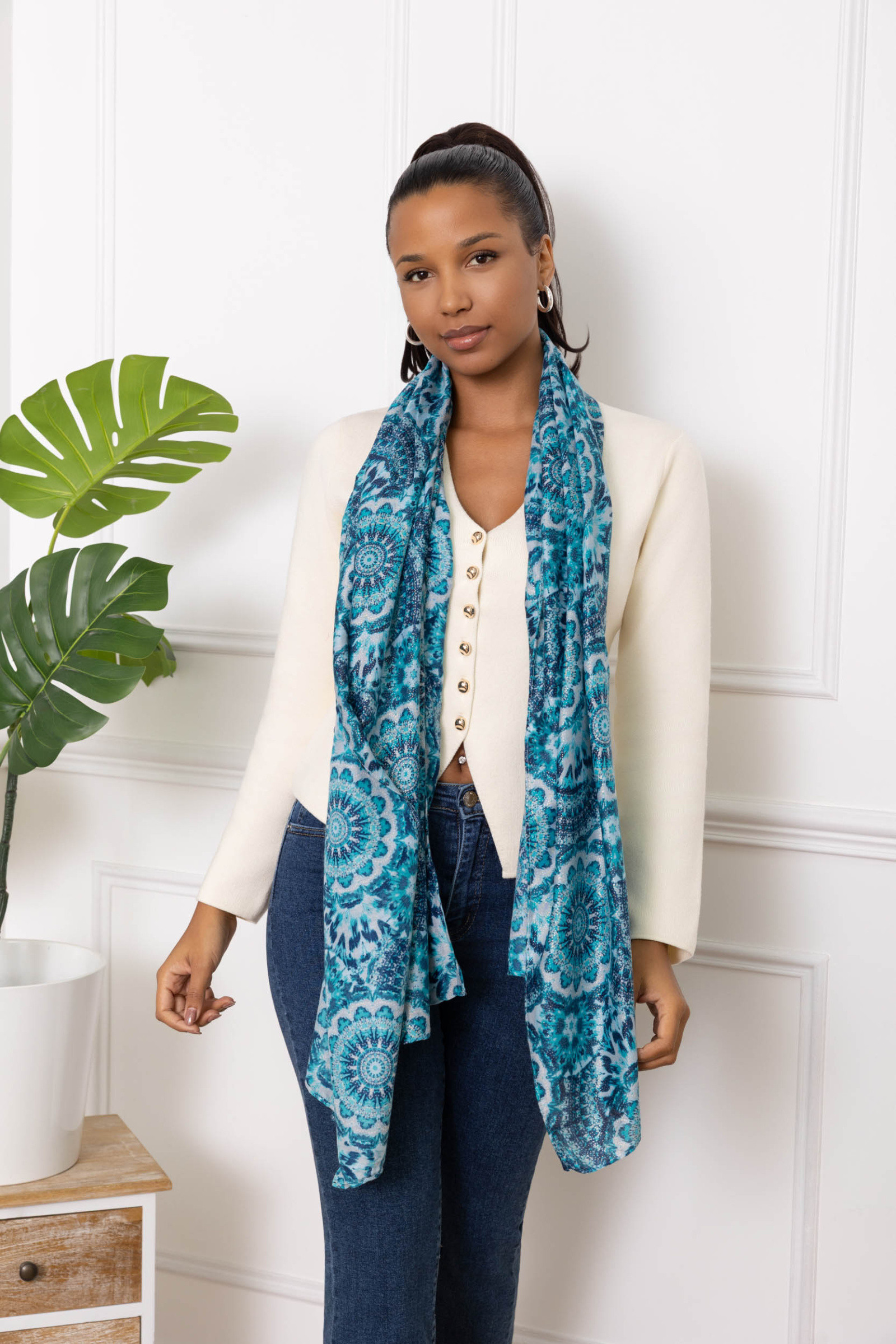 Großhändler M&P Accessoires - Schal mit Pailletten-Blumenmuster