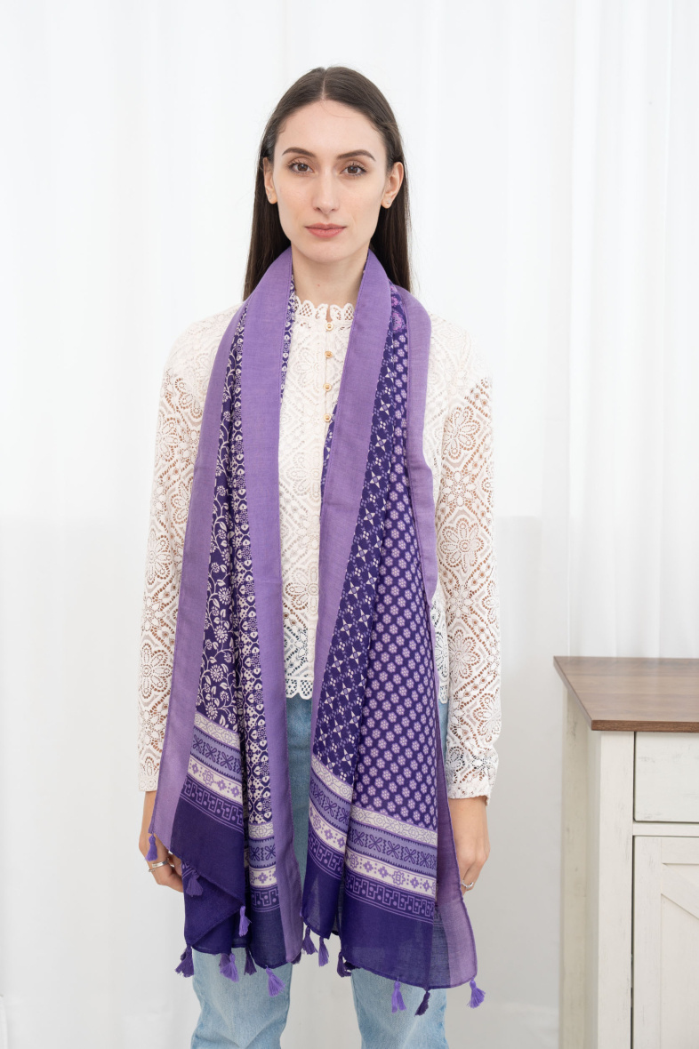 Großhändler M&P Accessoires - Schal mit geometrischem Print und zweifarbigem Pompon