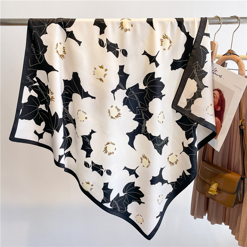 Grossiste M&P Accessoires - Petit carré 90*90 cm imprimé fleurs