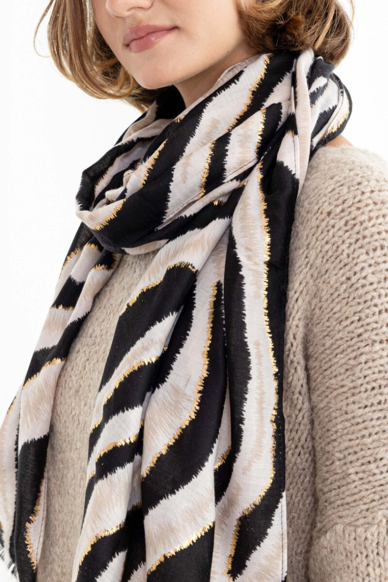 Wholesaler M&P Accessoires - Leopard print scarf with gilding