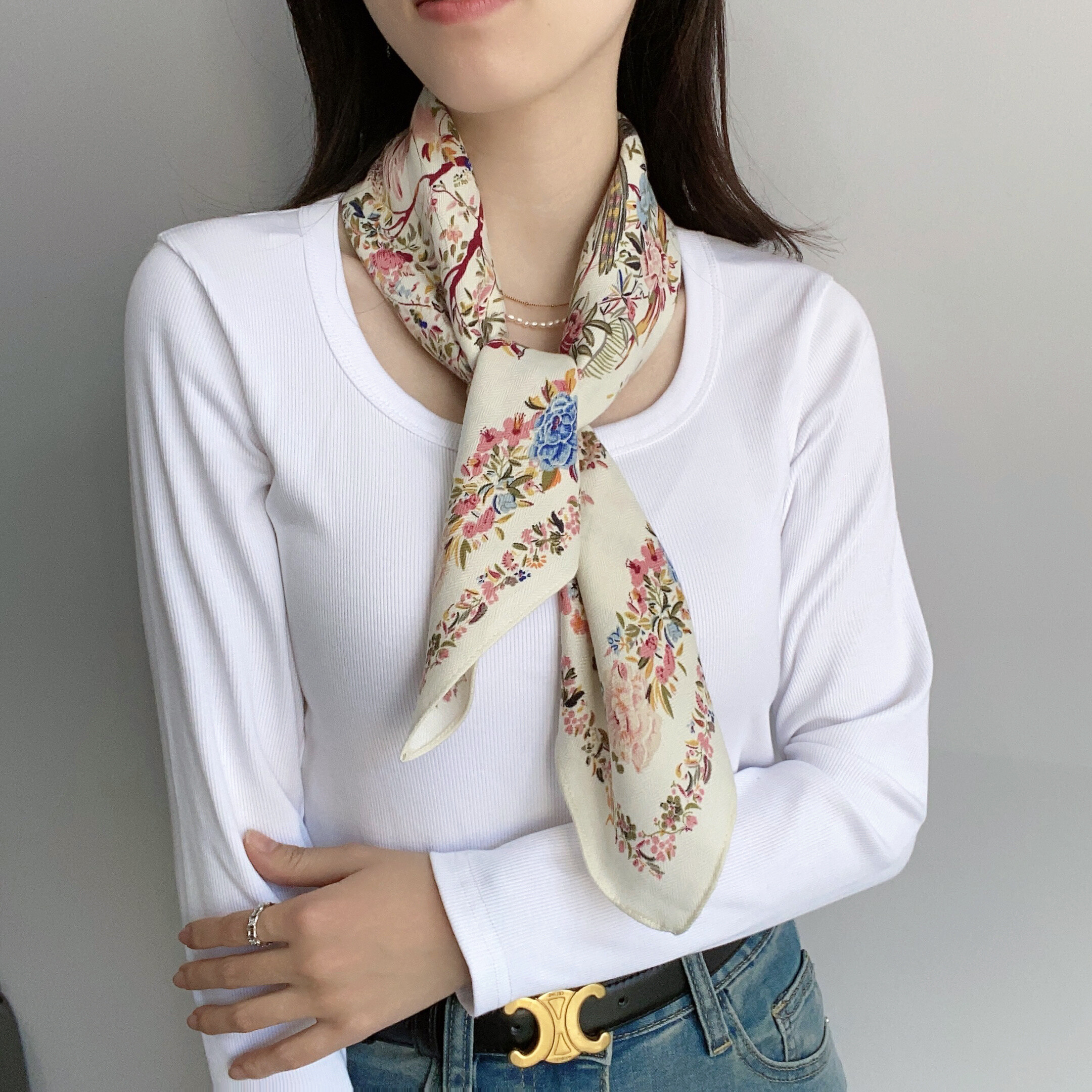 Wholesaler M&P Accessoires - Viscose square scarf 68*68cm leopard pattern print