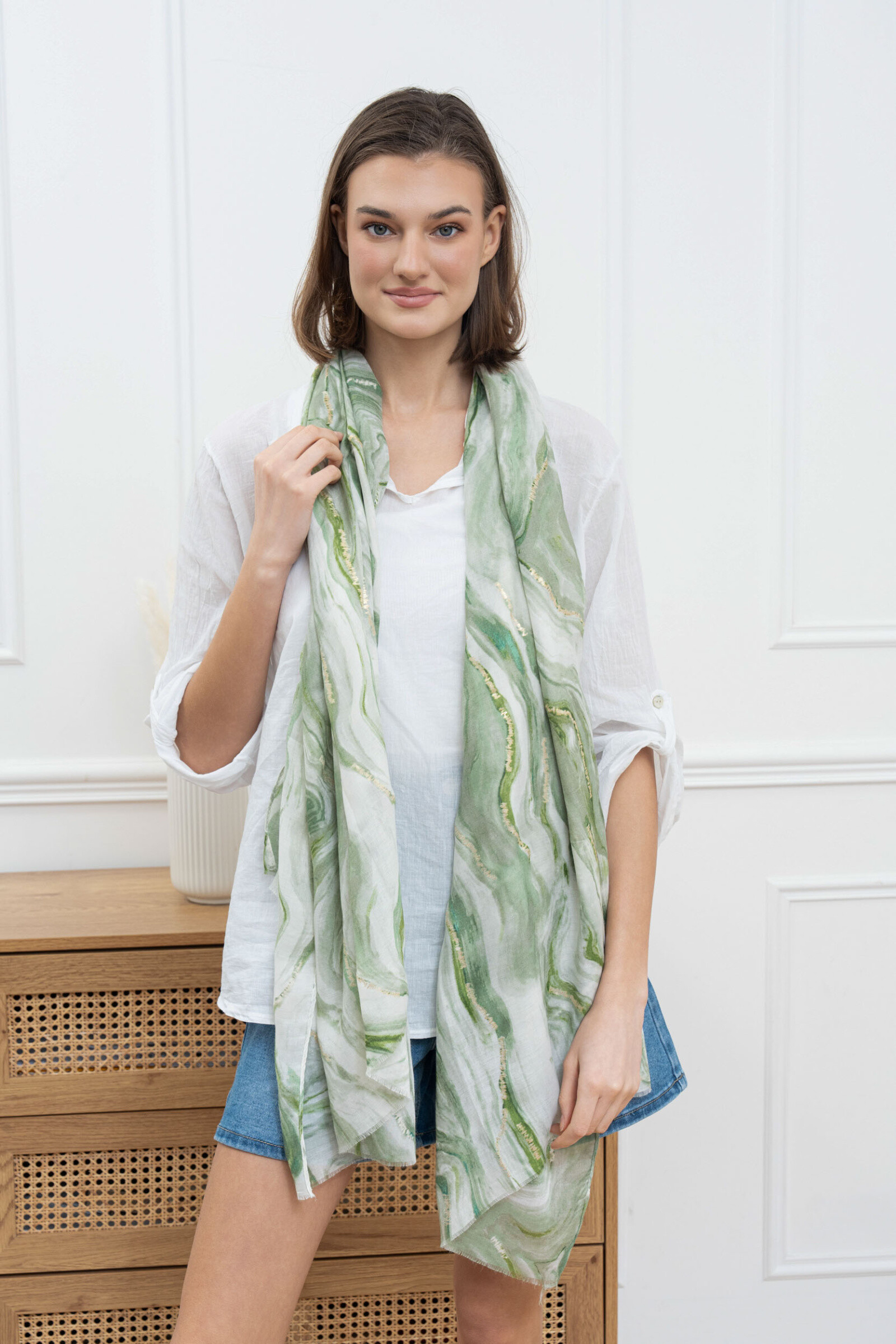 Grossista M&P Accessoires - Foulard stampato con piccoli fiori con doratura