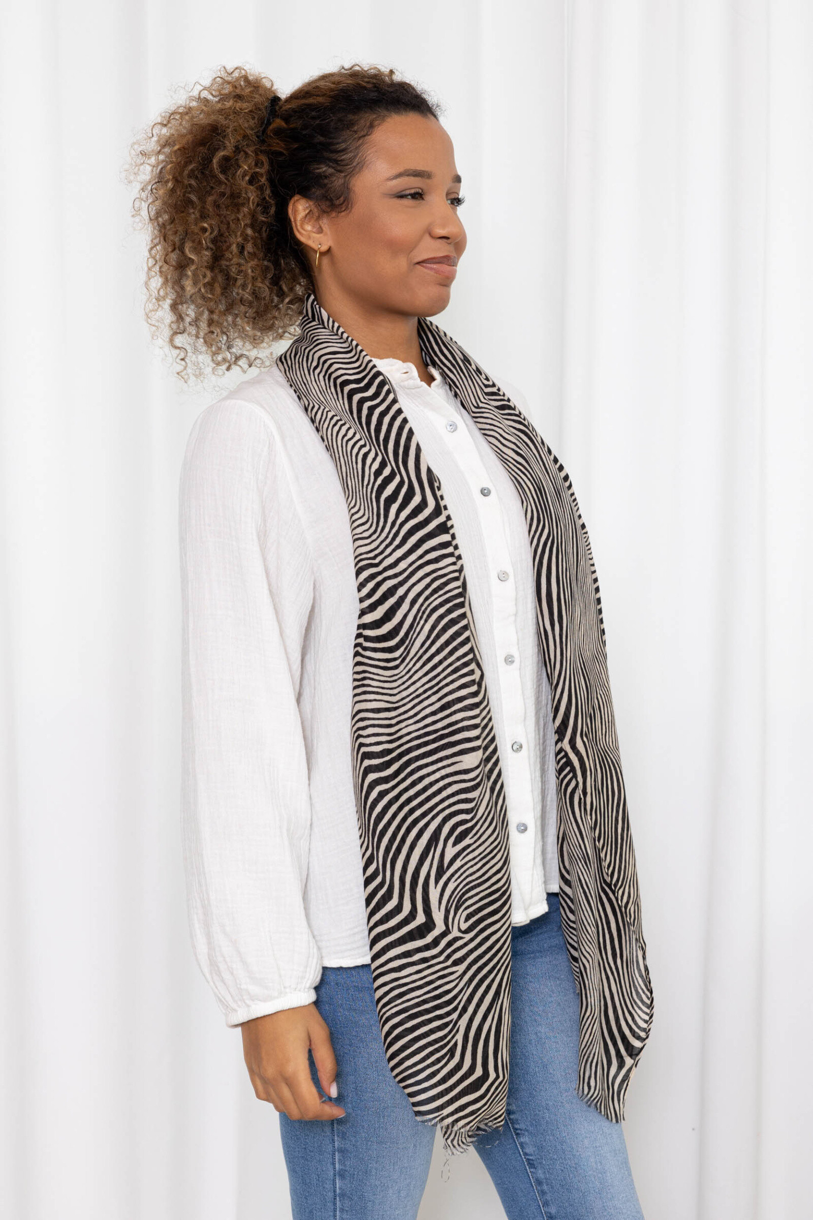 Wholesaler M&P Accessoires - Gradient print scarf with gilding