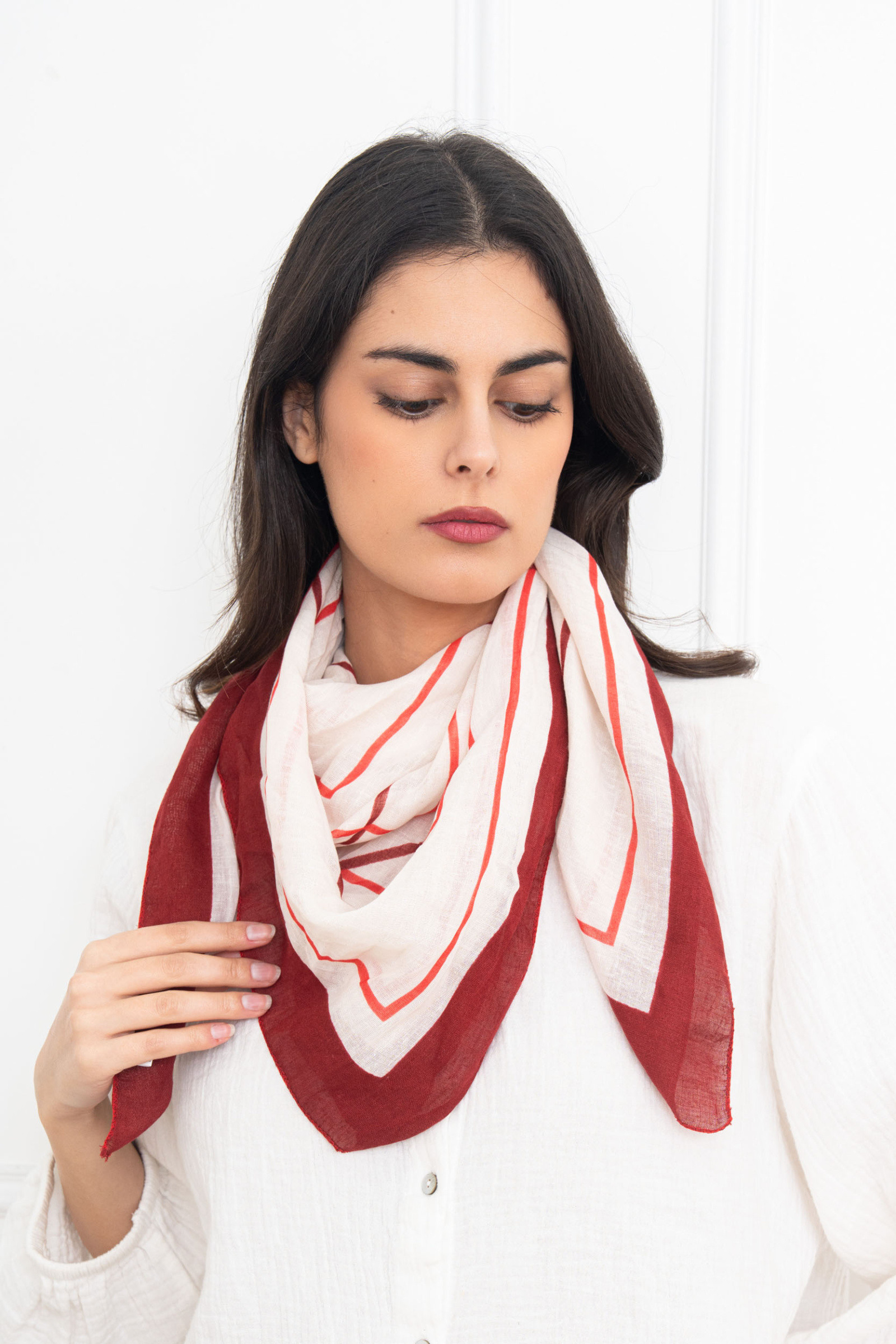 Mayorista M&P Accessoires - Pañuelo cuadrado de viscosa 68*68cm estampado