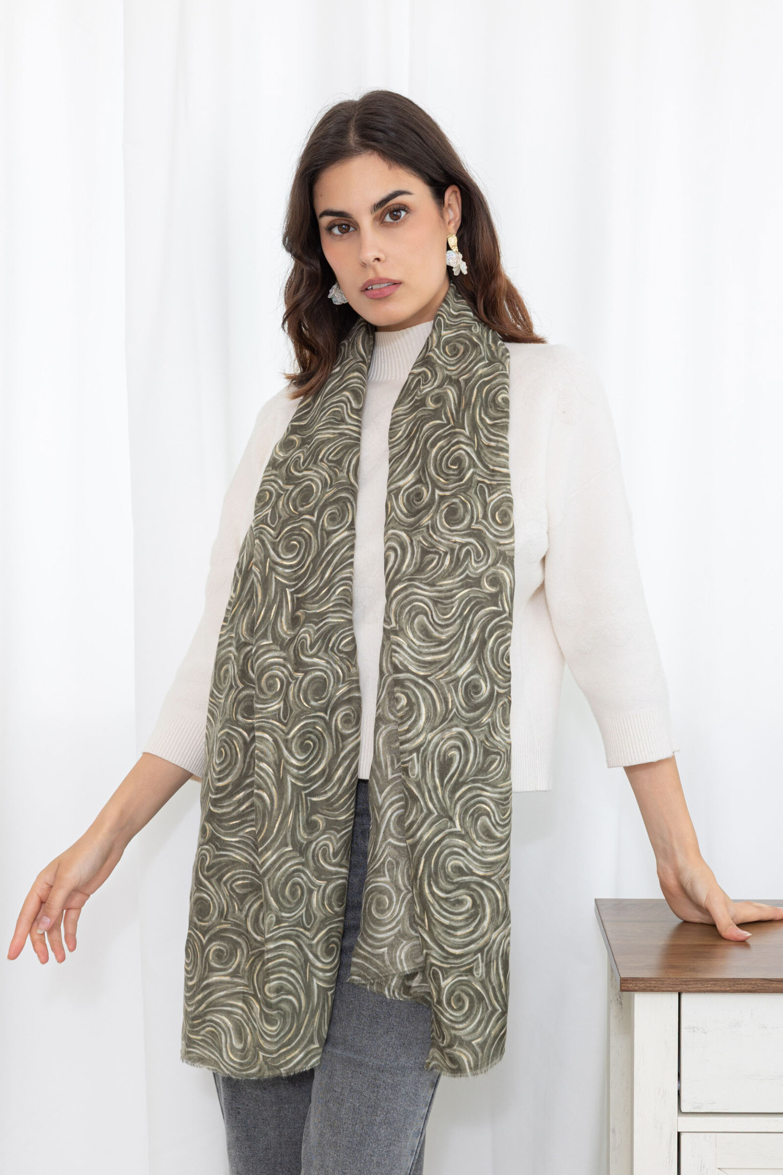 Wholesaler M&P Accessoires - Printed scarf with gold foil
