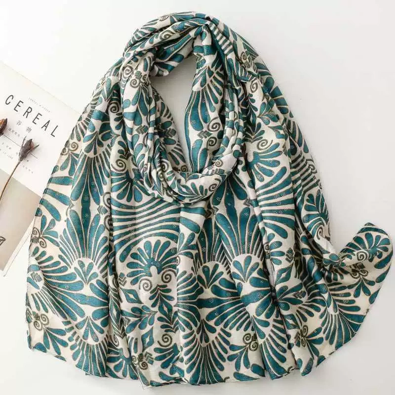 Wholesaler M&P Accessoires - Leaf print scarf with pompoms