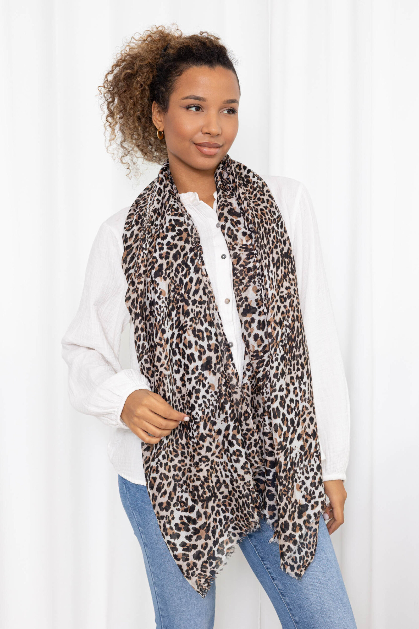 Wholesaler M&P Accessoires - Gradient print scarf with gilding