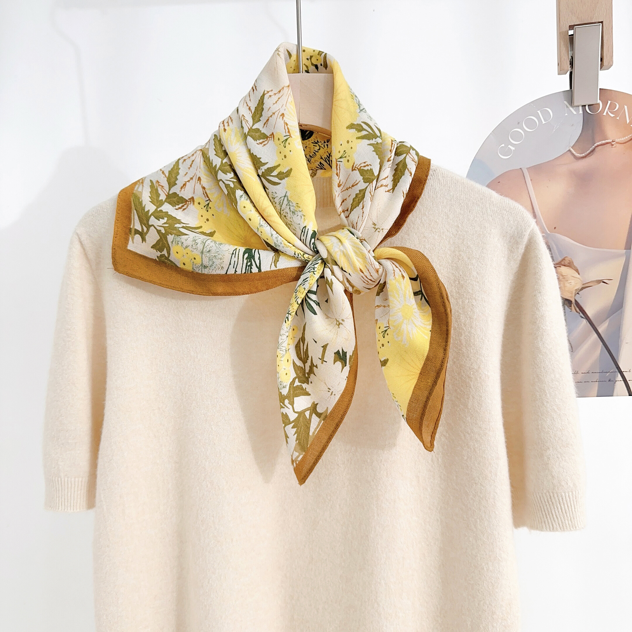 Wholesaler M&P Accessoires - Viscose square scarf 68*68cm leopard pattern print