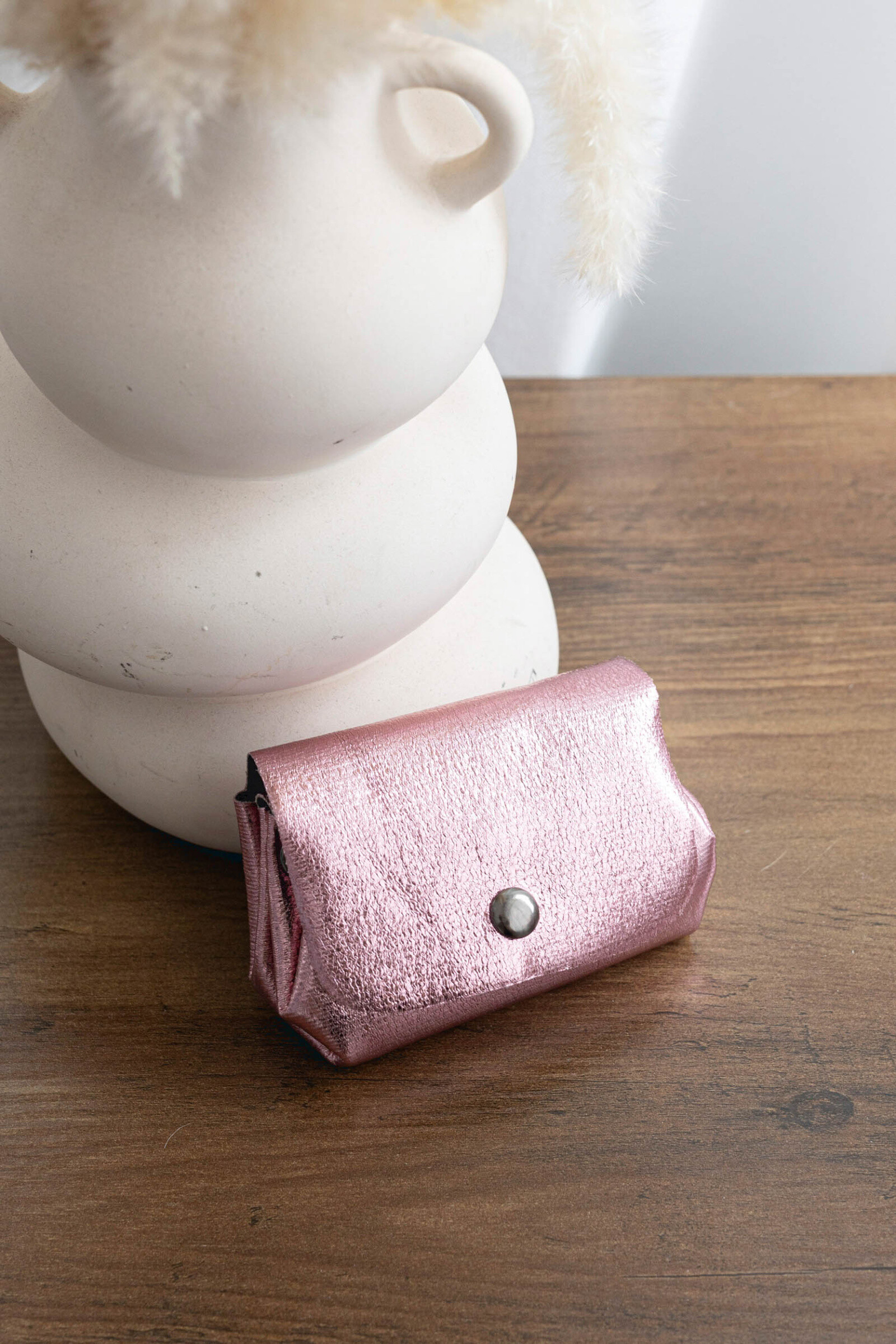 Wholesaler M&P Accessoires - Genuine iridescent leather purse with zip