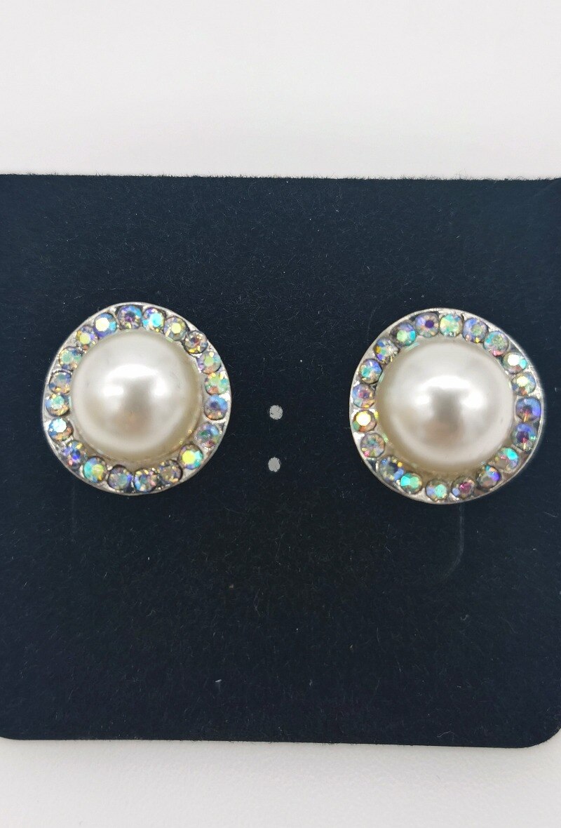 Grossiste M&P Accessoires - Boucles d'oreilles piercing strass et perle