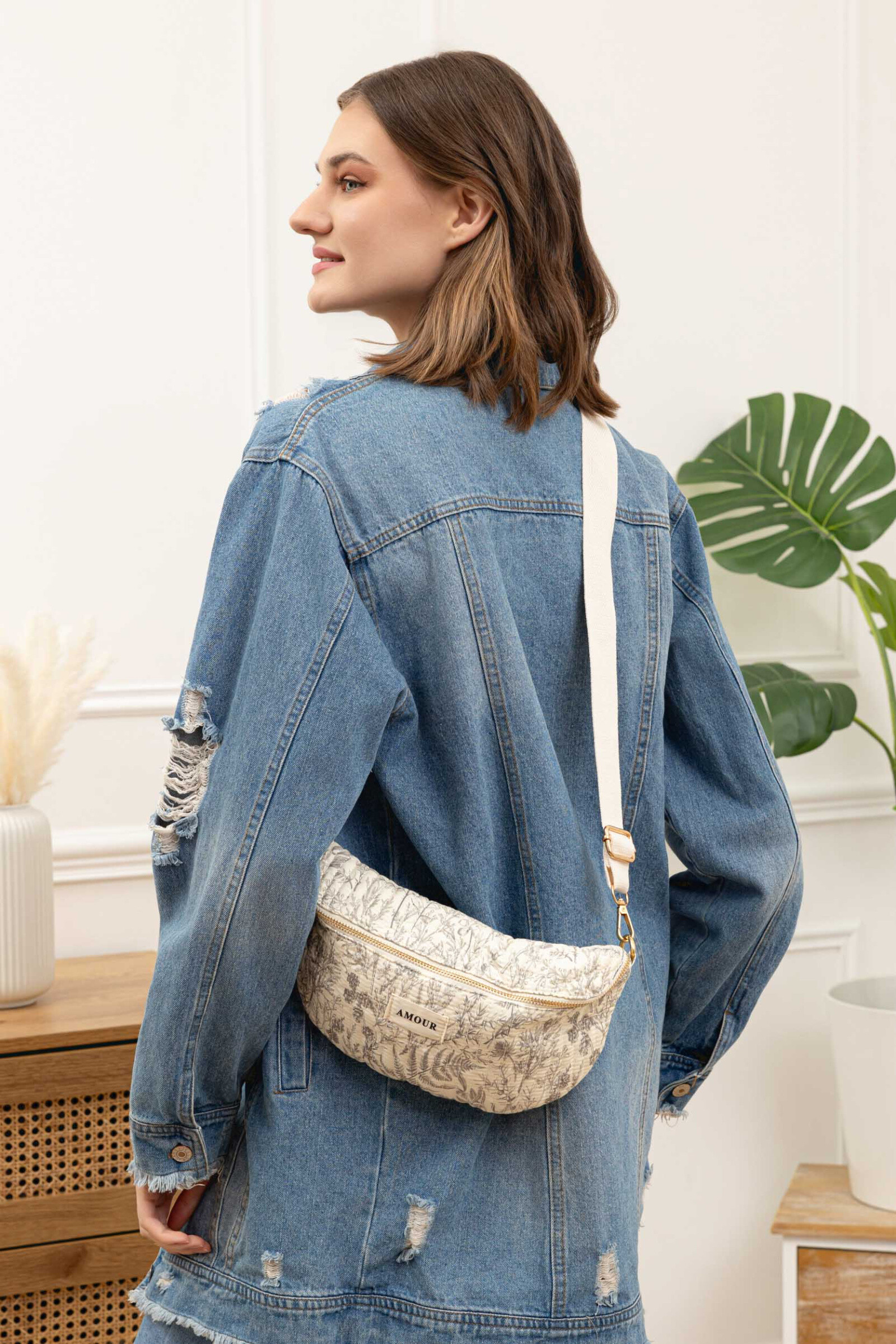 Grossiste M&P Accessoires - Sac banane coton matelassé porté épaule imprimé avec zip