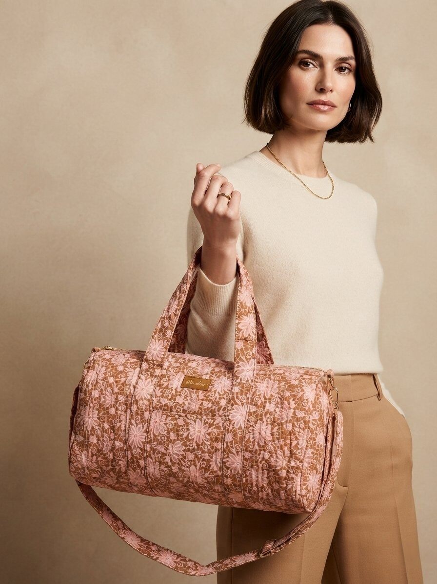Grossiste M&P Accessoires - Sac week-end polochon coton matelassé porté épaule ou bandoulière ajustable, imprimé divers