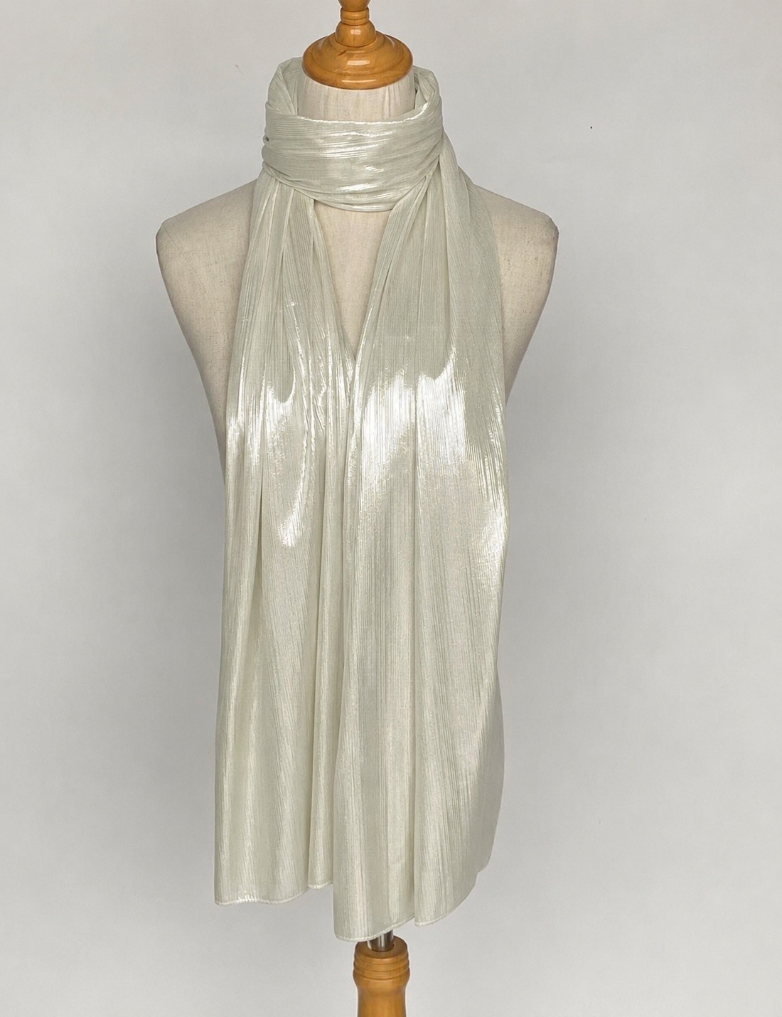 Wholesaler Mac Moda - Plain shiny scarf