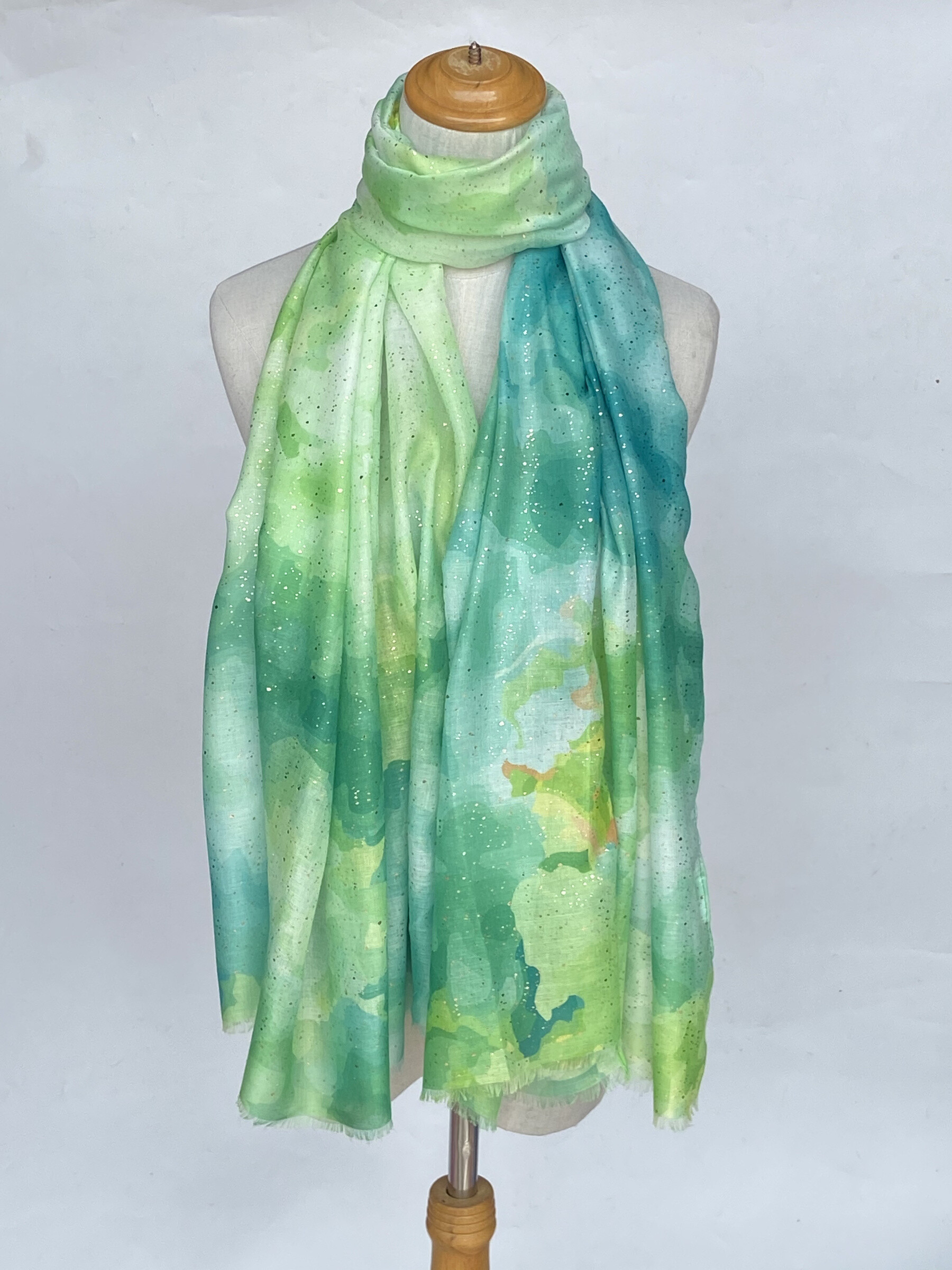 Wholesaler Mac Moda - gold heart print scarf