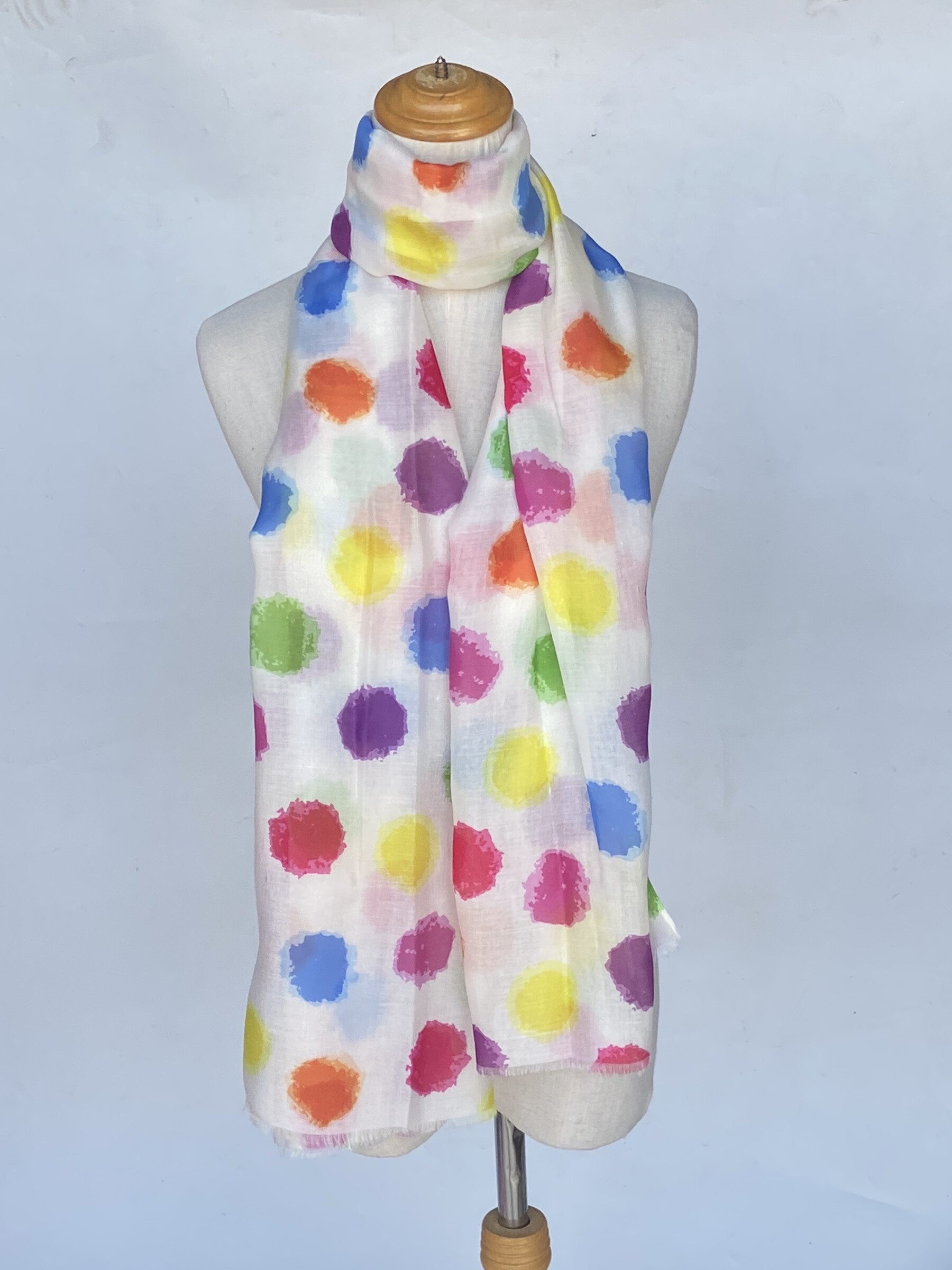 Wholesaler Mac Moda - gold heart print scarf